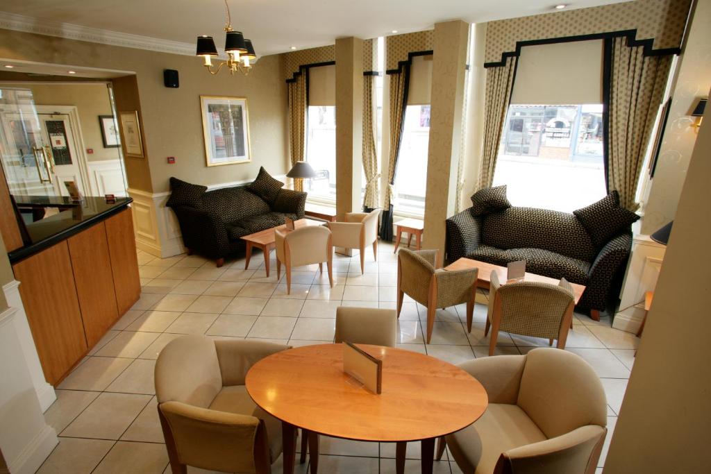 New County Hotel room 4